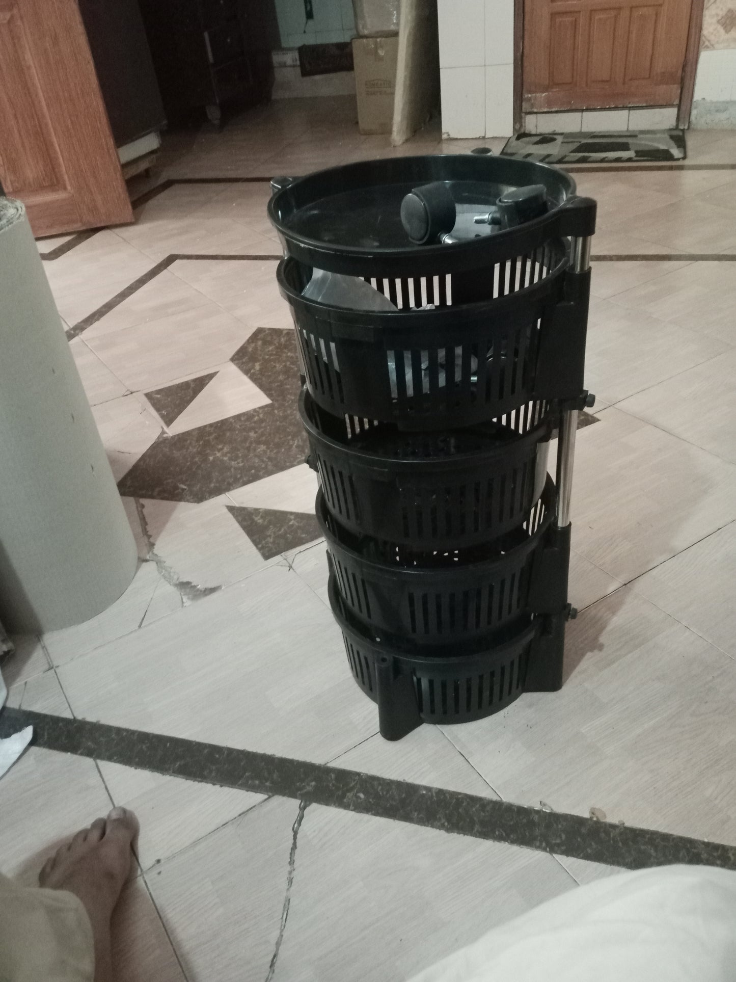 Plastic Movable Round Shape Vegetable Trolley