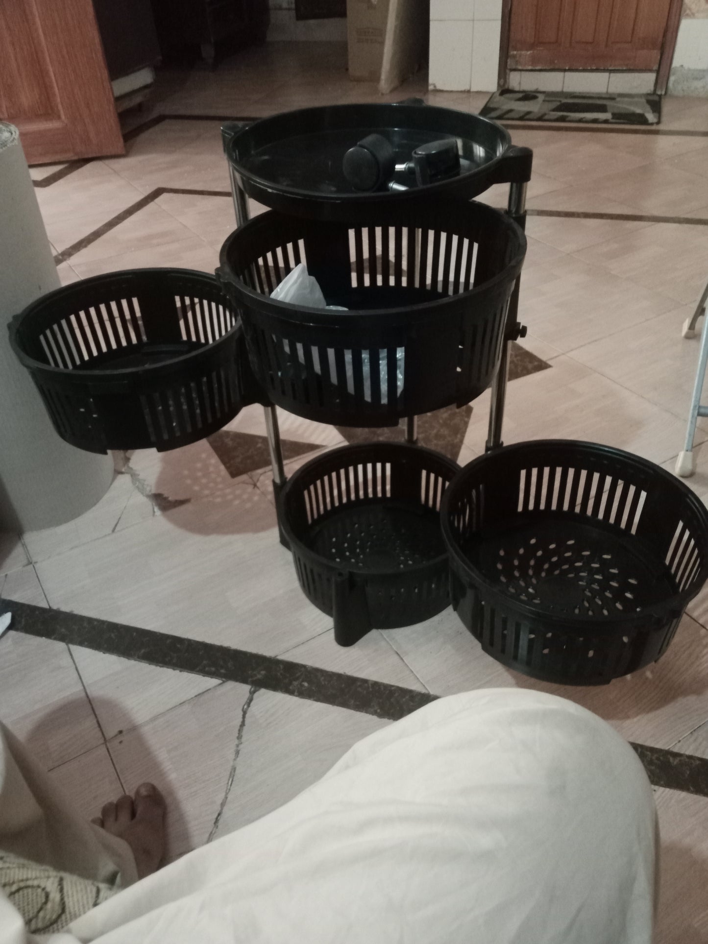 Plastic Movable Round Shape Vegetable Trolley